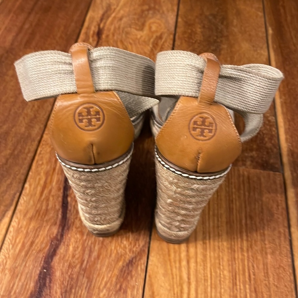 Tory Burch Gold/Tan wedge